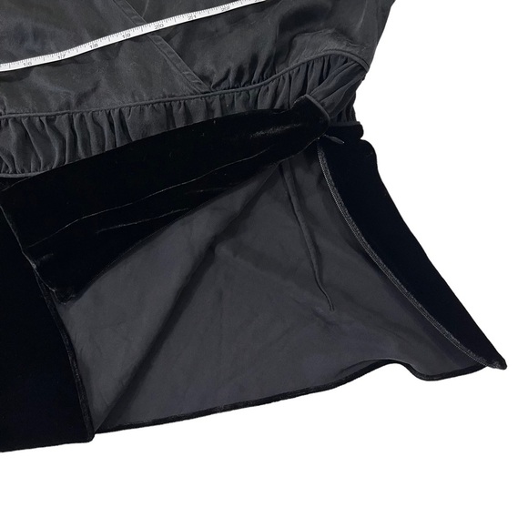 Talbots Womens Black Silk & Rayon Faux Wrap Sleeveless V-Neck Blouse Size 10 Lux - Picture 9 of 14